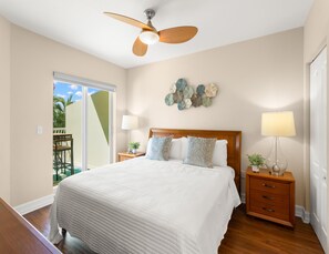 2 bedrooms, individually decorated, individually furnished, free WiFi - Crystal Palms (Treasure Island)