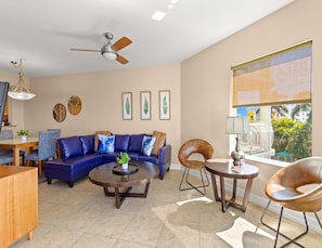 Condo, Multiple Beds, Hot Tub, Pool View (307 - No Pets Allowed) | Vardagsrum | Tv