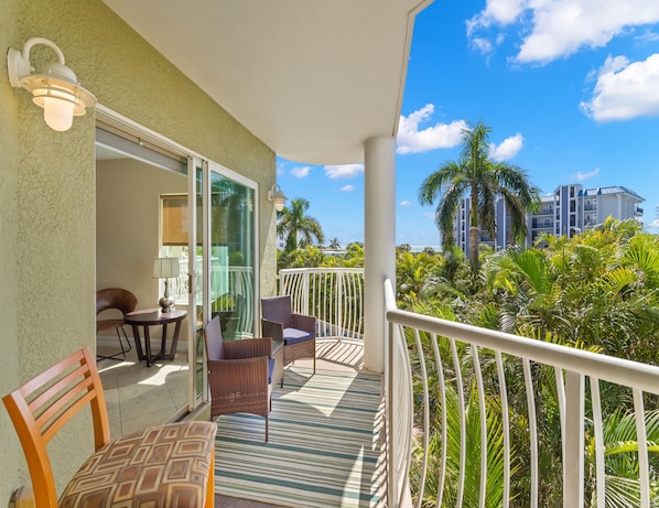 Condo, Multiple Beds, Hot Tub, Pool View (307 - No Pets Allowed) | Boendeområde