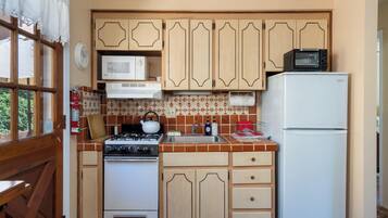 Condo (1 Bedroom) | Property amenity