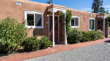 Condo (1 Bedroom) | Property amenity