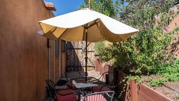 Condo (1 Bedroom) | Property amenity