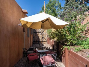 Condo (1 Bedroom) | Property amenity - Rio Vista Casita by Kokopelli Property Management (Santa Fe)