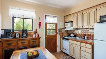 Condo (1 Bedroom) | Property amenity