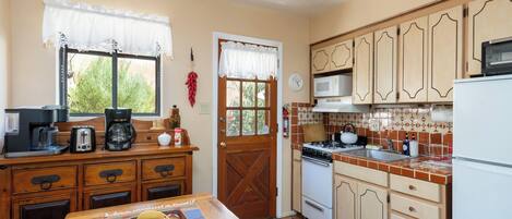 Condo (1 Bedroom) | Servicio de la propiedad