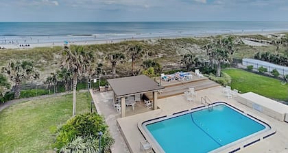 Beachcomber 403 by Distinctive Beach Rentals