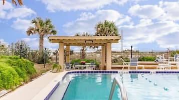 Condo (2 Bedrooms) | Property amenity