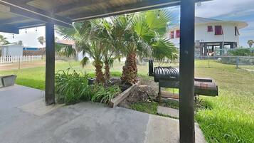 House (3 Bedrooms) | Property amenity