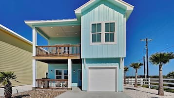 Studio (3 Bedrooms) | Exterior