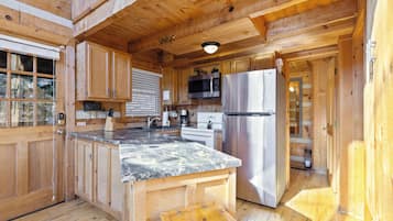 Studio (1 Bedroom) | Property amenity