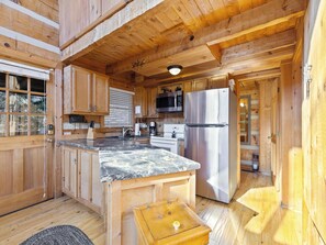 Studio (1 Bedroom) | Property amenity - Little Bear Lookout by Jackson Mountain Rentals (Gatlinburg)
