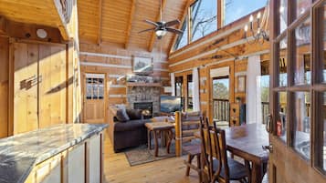 Studio (1 Bedroom) | Property amenity