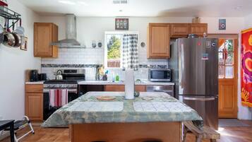 House (2 Bedrooms) | Property amenity