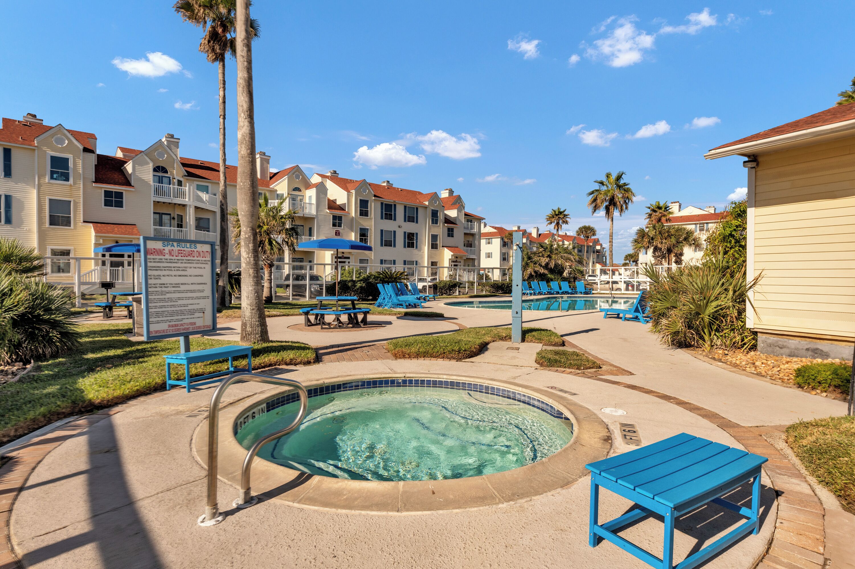 Condo (2 Bedrooms) | Property amenity