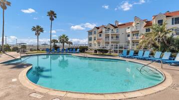 Condo (2 Bedrooms) | Property amenity