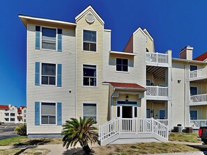 Condo (2 Bedrooms) | Property amenity
