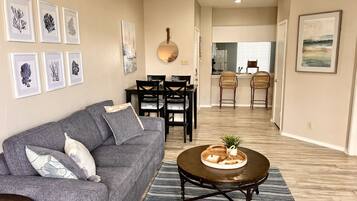 Condo (2 Bedrooms) | Property amenity