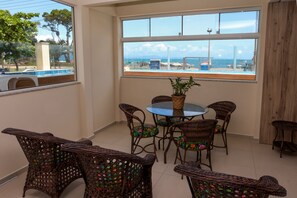 24-inch flat-screen TV with digital channels - Pousada Roberto Monteiro - Frente Mar (Florianópolis)