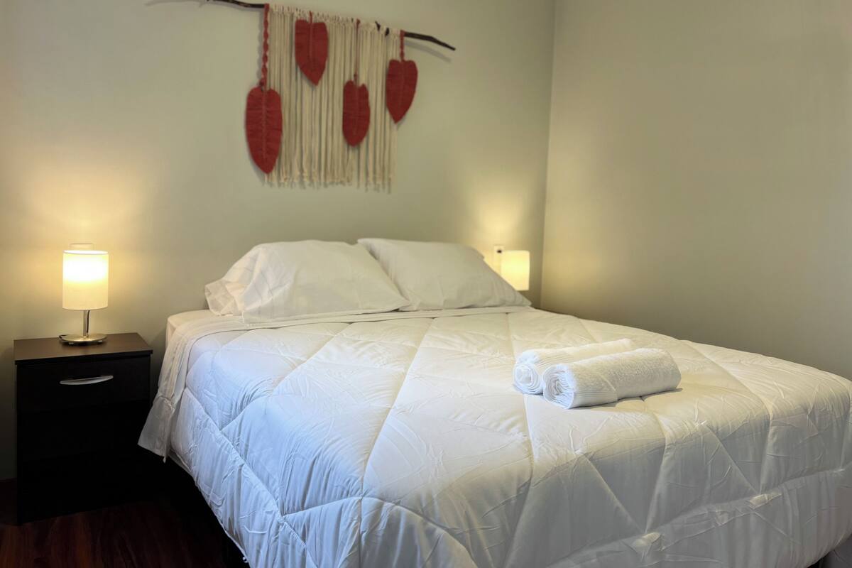 Traditional Room | WiFi (free), individually decorated, individually furnished, bed sheets