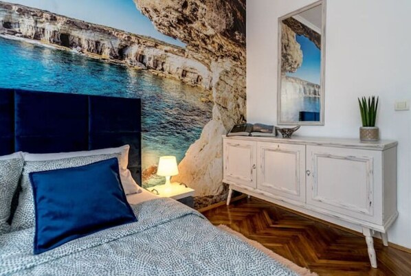 3 Schlafzimmer, Schreibtisch, Bügeleisen/Bügelbrett