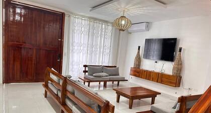 Montañita House Frente al mar