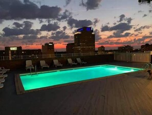 Pool - Cozy & Classic Downtown Lexington Getaway (Lexington)