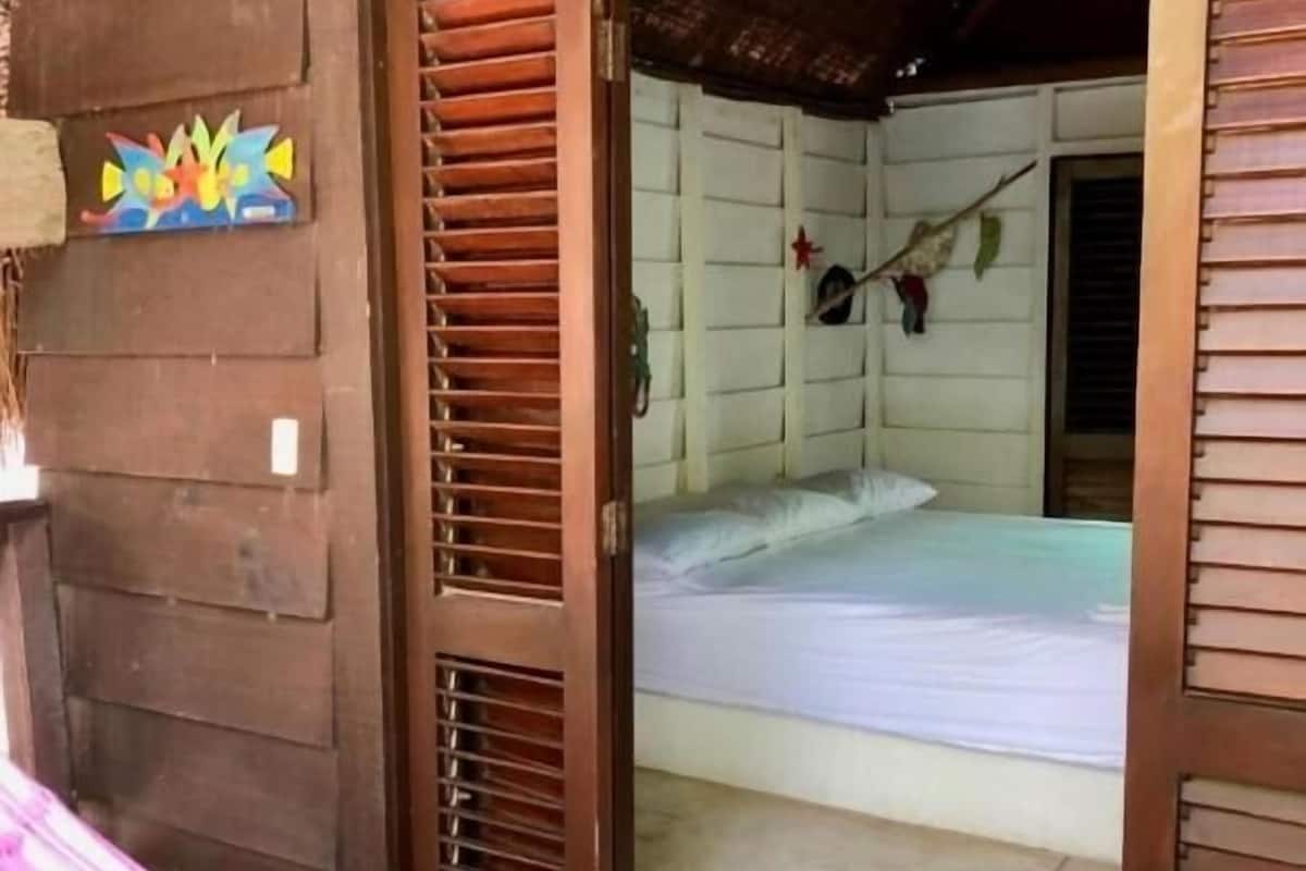Classic Double Room | WiFi (free), individually furnished, bed sheets