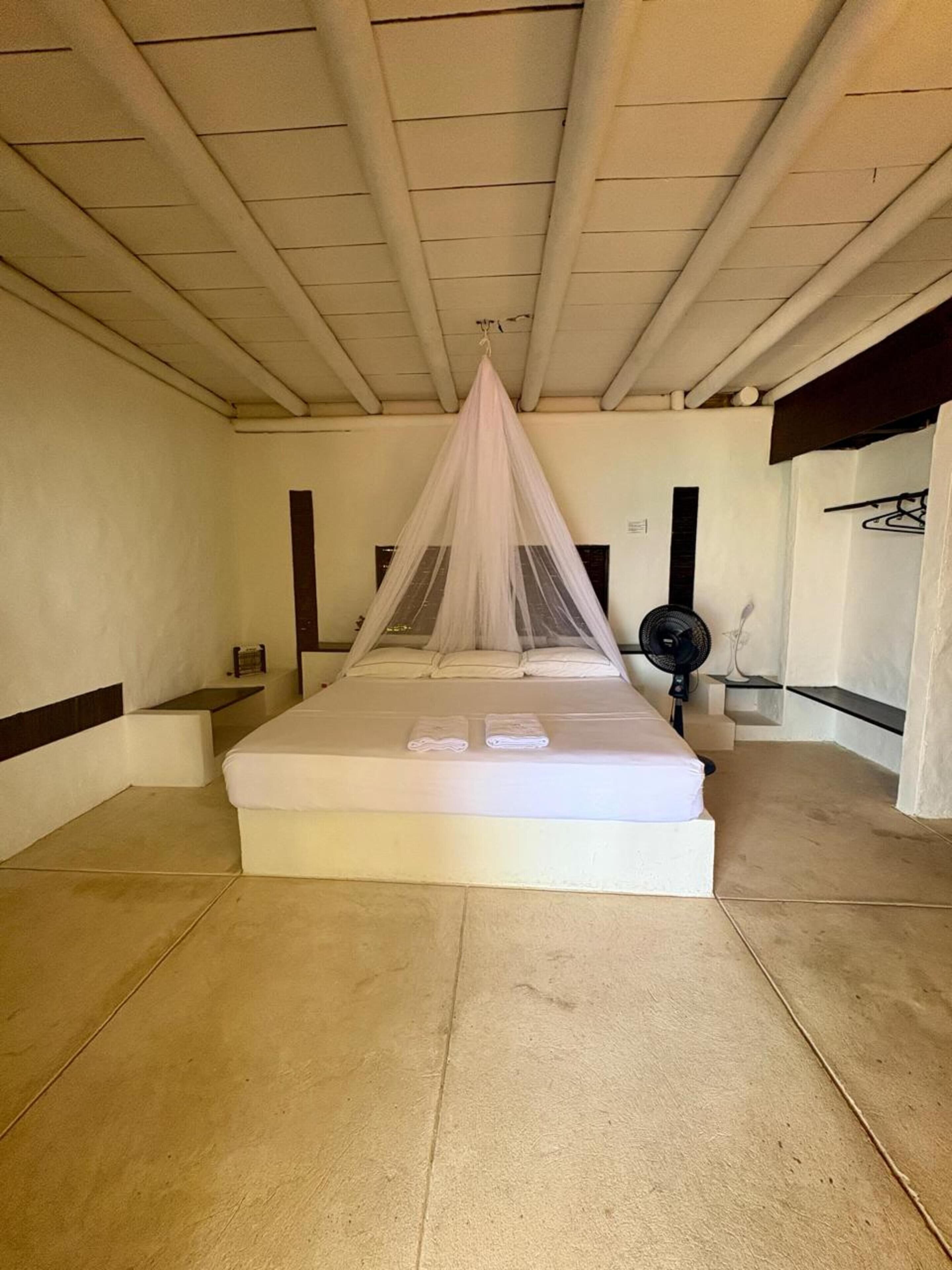 高级双人房 | 特色家居、免费 WiFi、床单