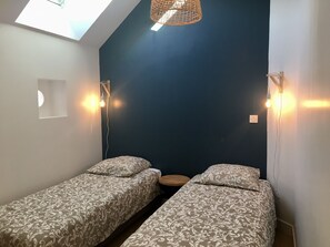 4 chambres, bureau, fer et planche à repasser, Wi-Fi gratuit