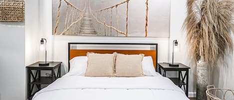 2 Schlafzimmer, Schreibtisch, Bügeleisen/Bügelbrett, Reisekinderbett