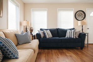 Luxury House | Living area - Engle Farmhouse 5BDR Vineyard Views (Williamsburg)