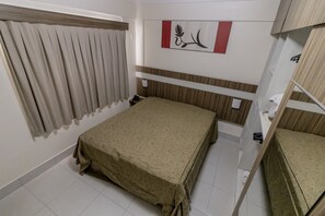 1 soverom, safe på rommet og wi-fi (inkludert)