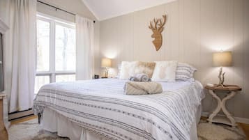 6 slaapkamers, een strijkplank/strijkijzer, reisbedje, gratis wifi