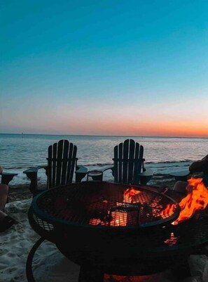 Property grounds - SandyFeet Beach House Retreat-Gulf Front Home at Shell Point Beach.  (Crawfordville)