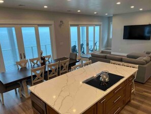 Dining - SandyFeet Beach House Retreat-Gulf Front Home at Shell Point Beach.  (Crawfordville)