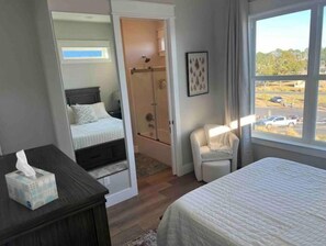 4 多间卧室、免费 WiFi、床单、轮椅无障碍