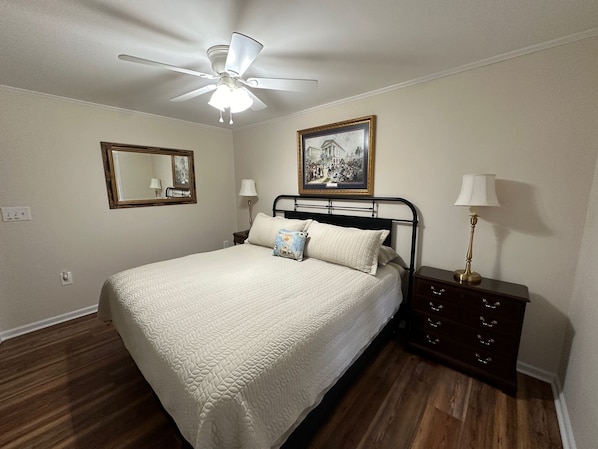 3 chambres, lit de bébé portatif, Wi-Fi, literie fournie