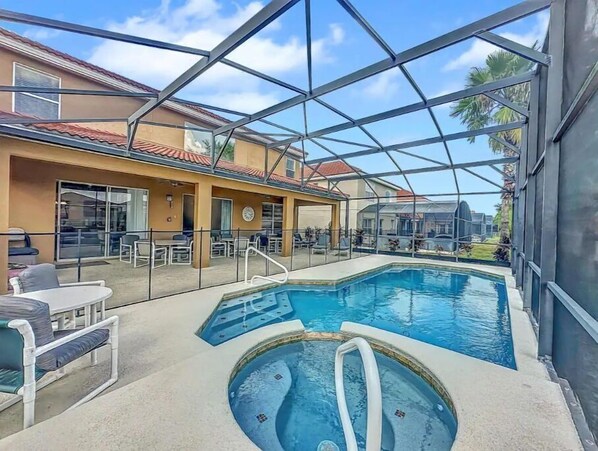 A heated pool - Beautiful Solana Villa (Davenport)