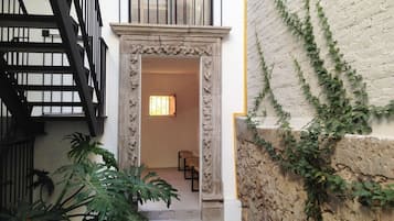 Apartment | Perincian bahagian luar