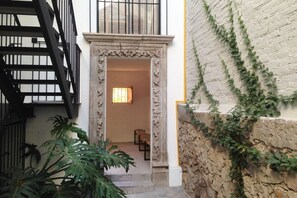 Exterior detail - Casas del Obraje (San Miguel de Allende)
