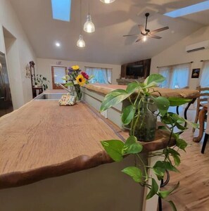 Interior - Riverfront Home Near Yosemite: The River Sage (Mariposa)