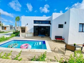 Piscine extérieure