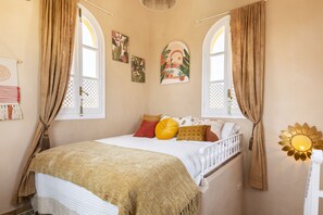 1 bedroom, in-room safe, iron/ironing board, free WiFi - Charming tower house with amazing sea views (Marbella)