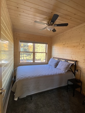 4 bedrooms, free WiFi, bed sheets