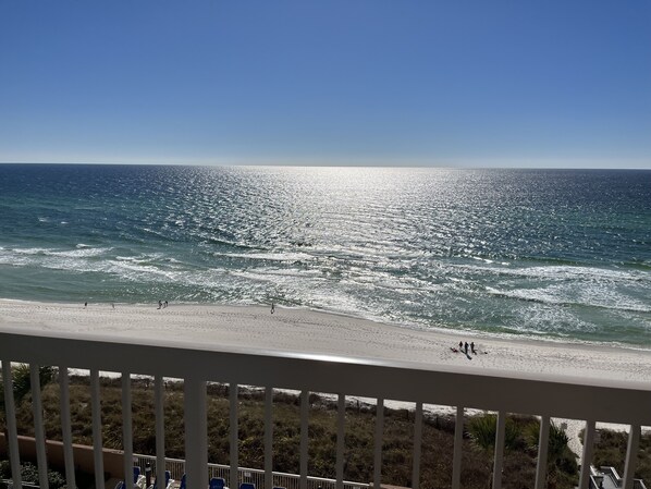 On the beach, sun-loungers - Unit 904. Newly renovated. New furniture, floors, paint and new TV's. (Panama City Beach)