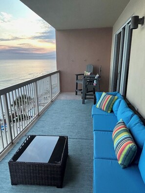Terrace/patio - Unit 904. Newly renovated. New furniture, floors, paint and new TV's. (Panama City Beach)