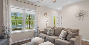 TV, caminetto, studio