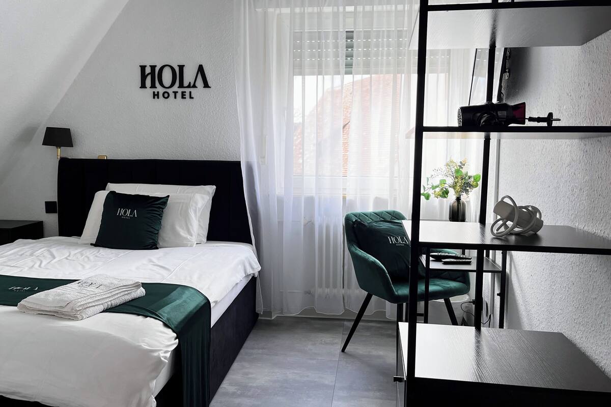 Single Room | Hypo-allergenic bedding, desk, laptop workspace, free WiFi