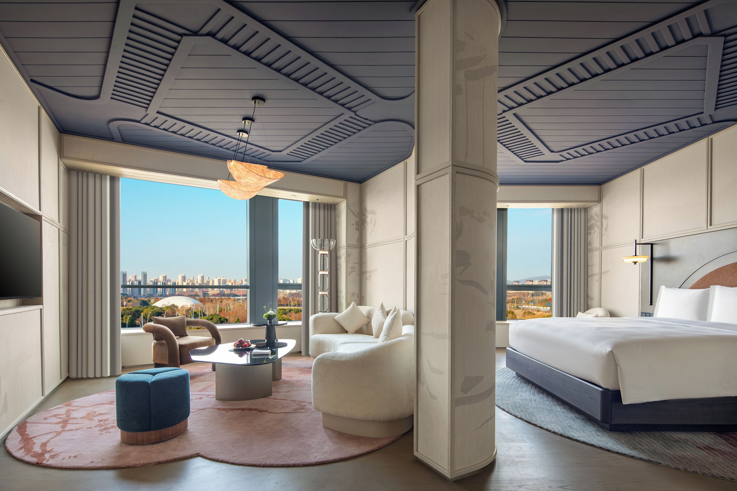 Suite, 1 dormitori | Minibar, caixa forta a l'habitació, decoració individual i escriptori 