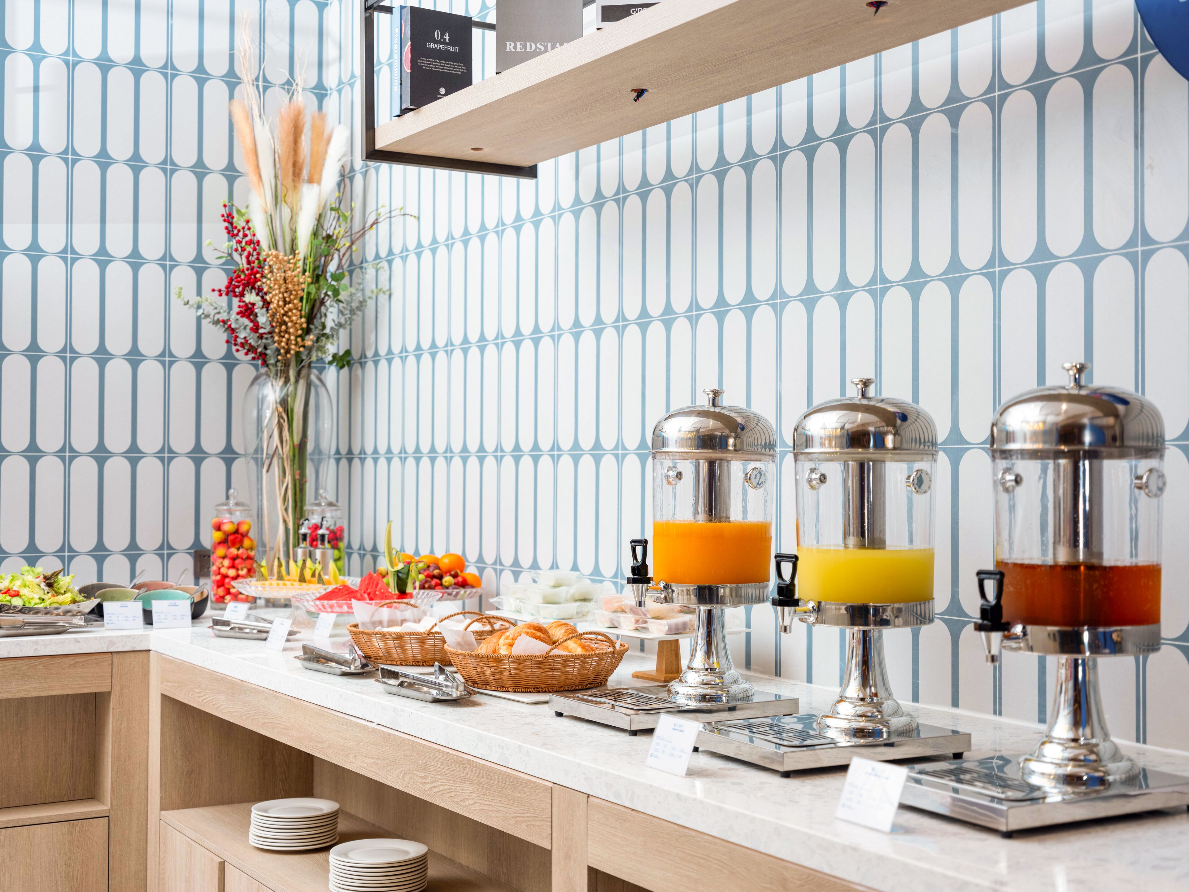 Buffet déjeuner gratuit tous les jours
